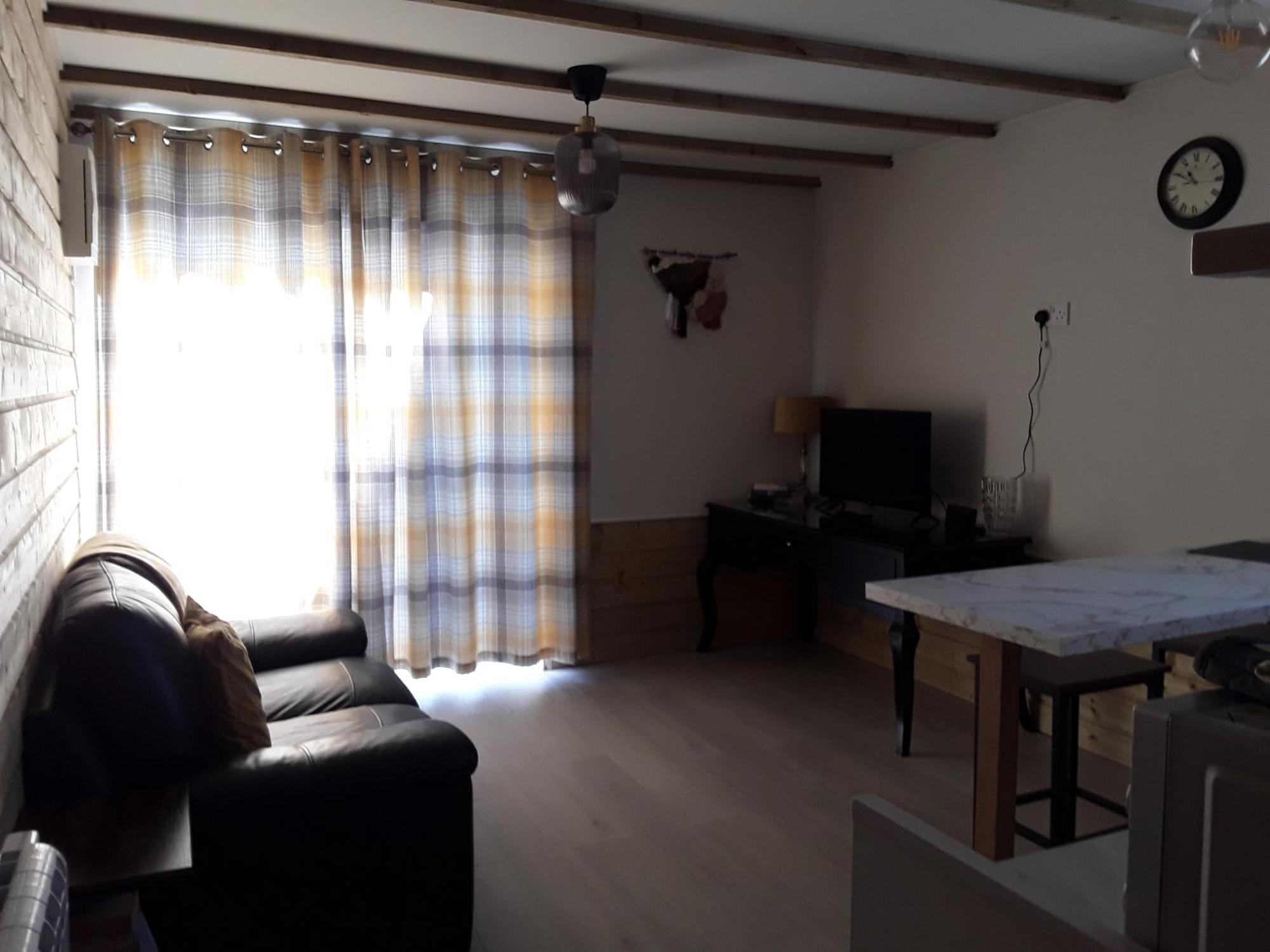 The Lodge Guesthouse Brittas Εξωτερικό φωτογραφία