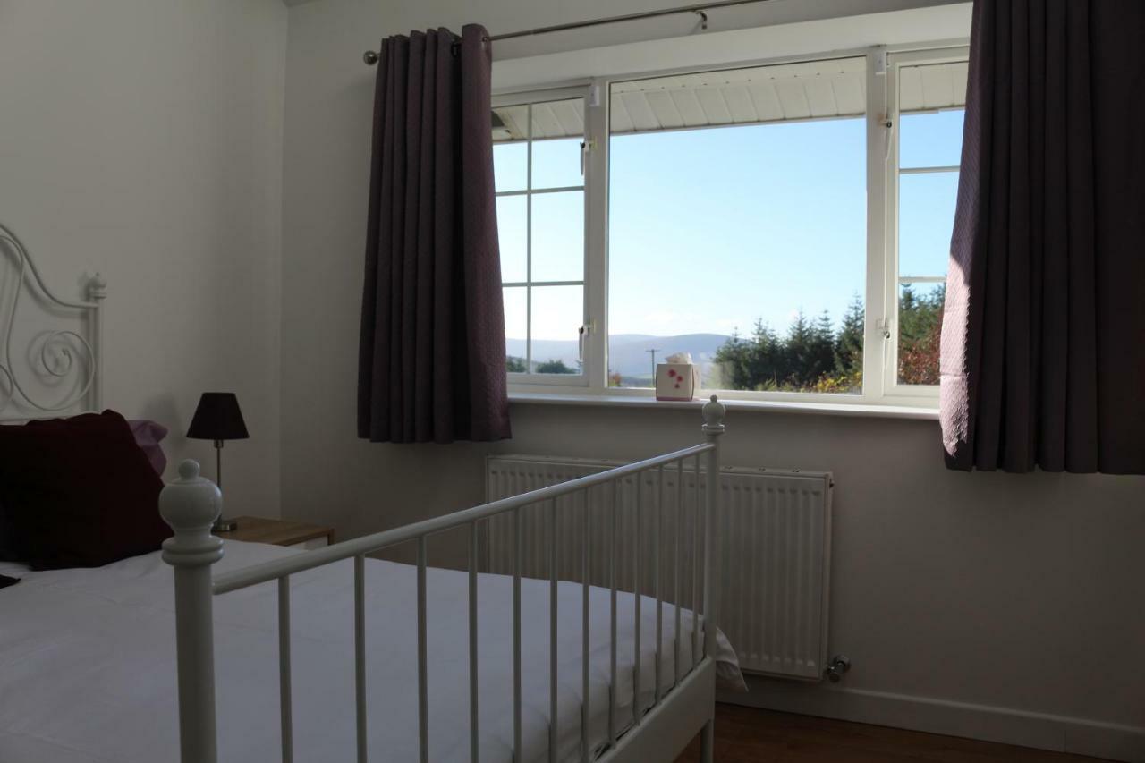 The Lodge Guesthouse Brittas Εξωτερικό φωτογραφία