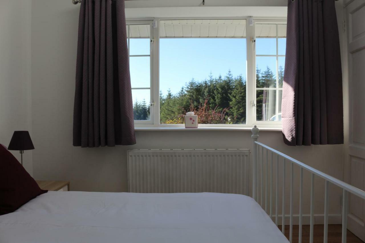 The Lodge Guesthouse Brittas Εξωτερικό φωτογραφία