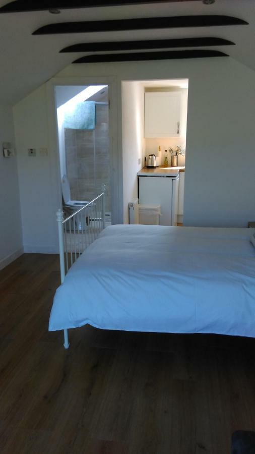 The Lodge Guesthouse Brittas Εξωτερικό φωτογραφία